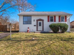 7617 Deerfield Ave, Woodridge, IL 60517