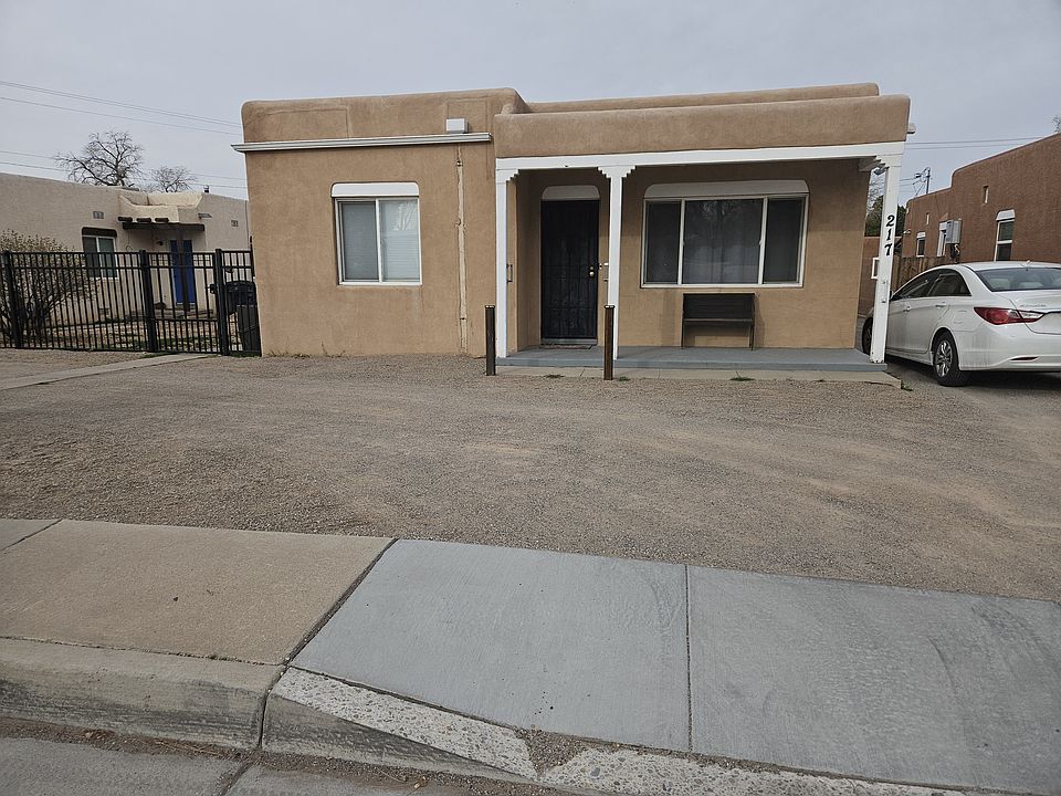 1st image of 219 Montclaire Dr NE #219