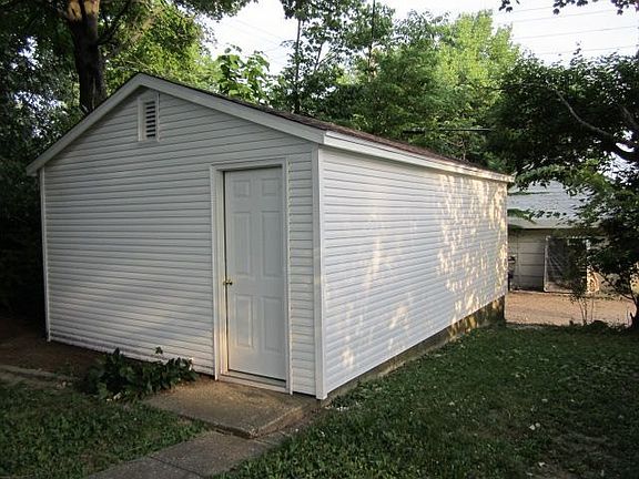 Garage - 1 Car