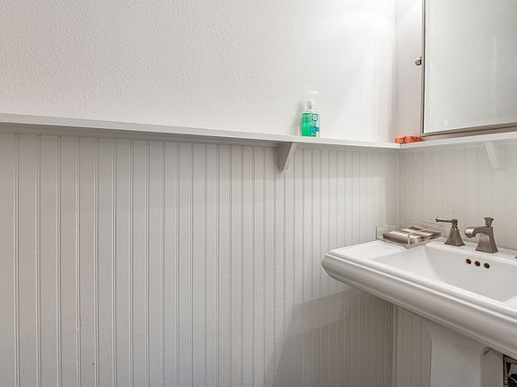 4th image of 6303 Richmond Ave Unit 201