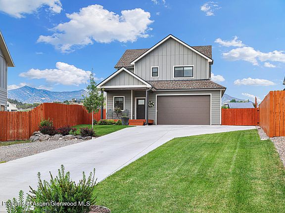 3rd image of 696 Eagles Nest Dr