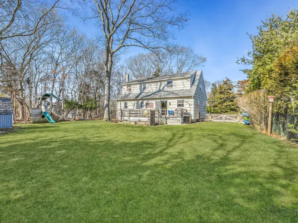 8 Bruce Ln, East Hampton, NY 11937
