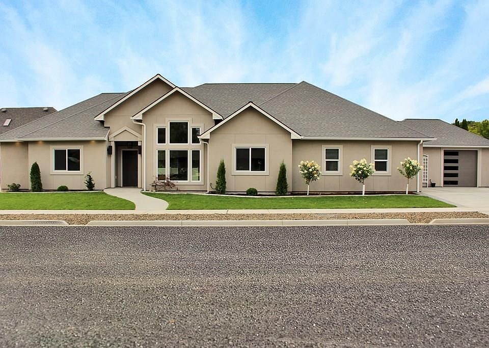 1st image of 828 Whispering Creek Ct