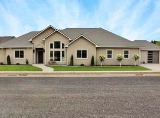 828 Whispering Creek Ct, College Place, WA 99324