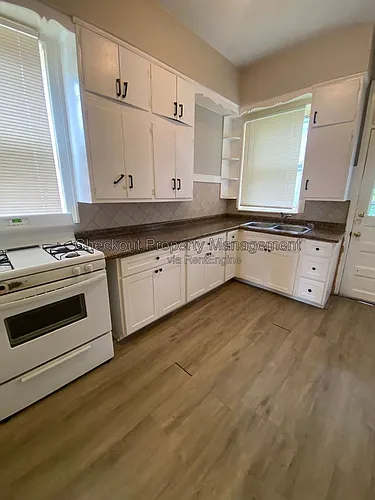 5967 Cates Ave Photo 1