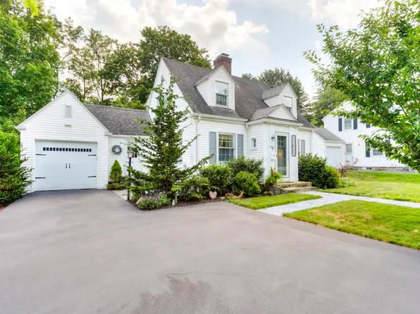 6 Stoneleigh Rd, Worcester, MA 01606