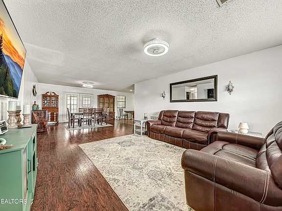 3rd image of 721 Exodus Ln