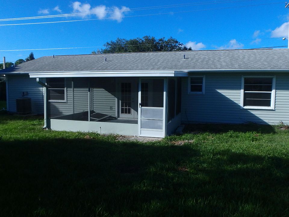 2nd image of 392 Emerson Dr NW