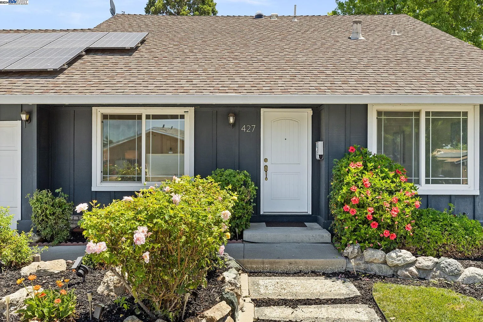 427 Thrasher Ave photo 1