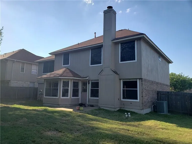 13200 Amasia Dr — Photo 32