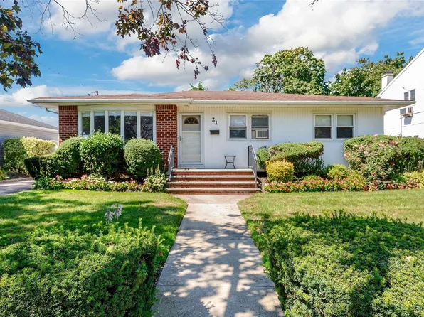 21 Johnson Place, Oceanside, NY 11572