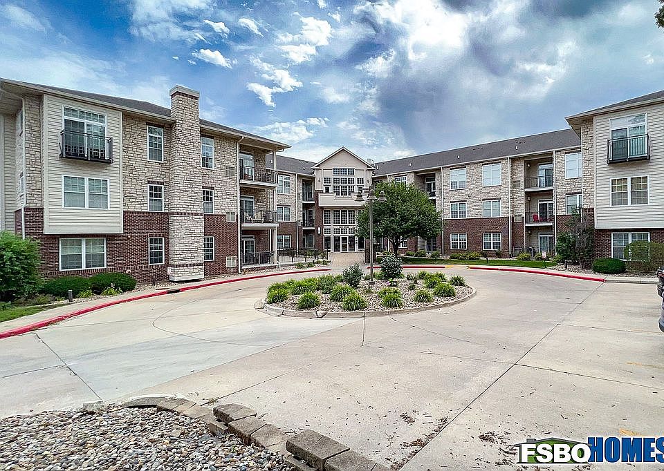 1st image of 3031 Grand Ave APT 102