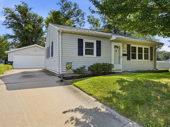 2533 Indiana St SW, Cedar Rapids, IA 52404