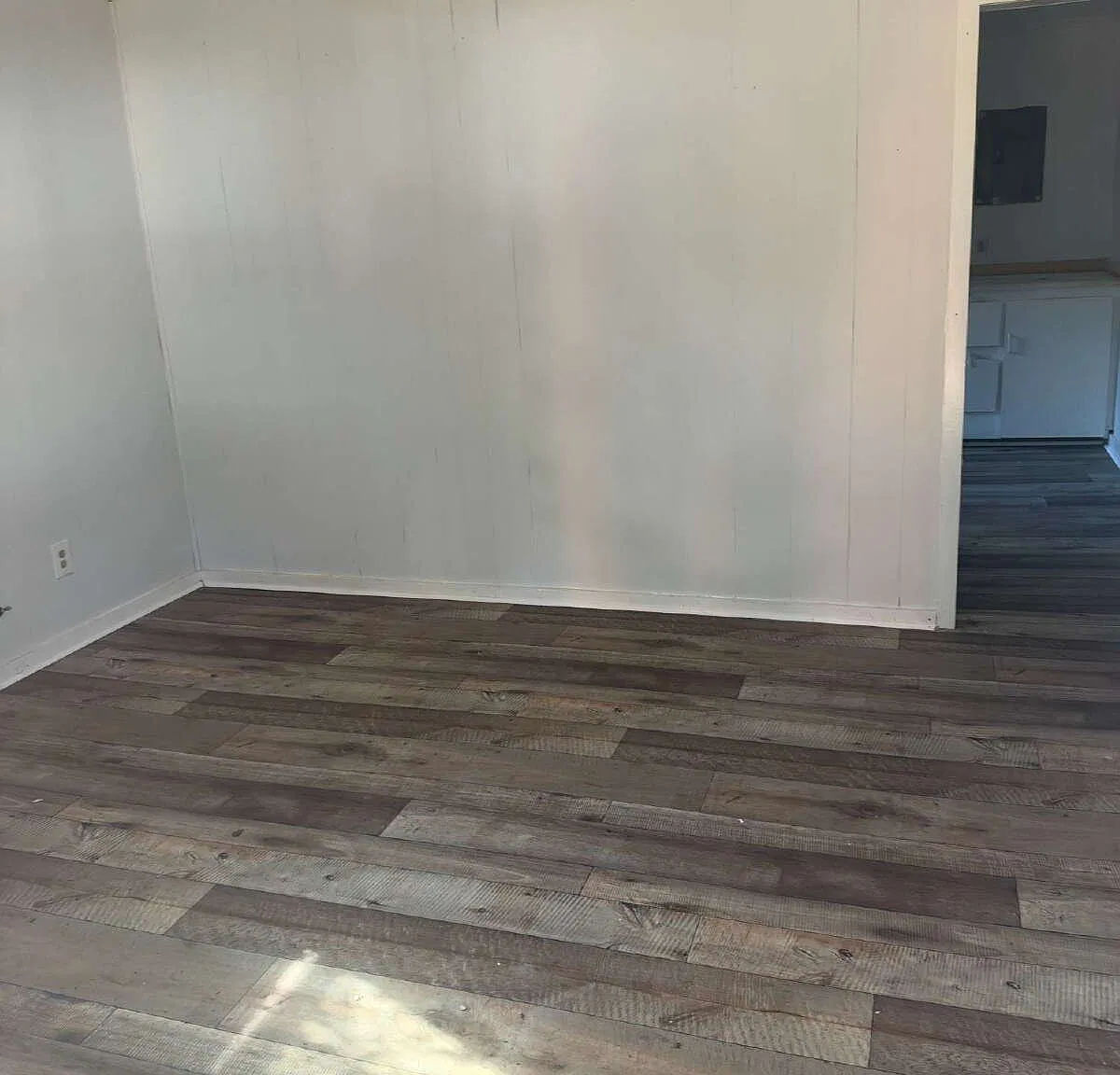 2 bed, 1.0 bath, $950 — Photo 2