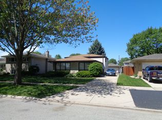 2132 Webster Ln, Des Plaines, IL 60018