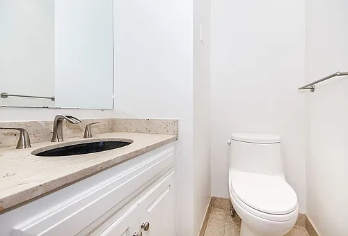 31 Harris St #701A Photo 1
