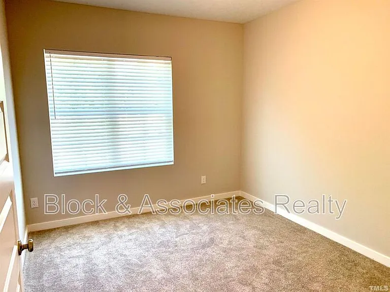 801 S Franklin St — Photo 14