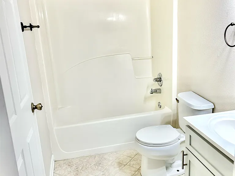 2946 Capital Park Dr — Photo 9