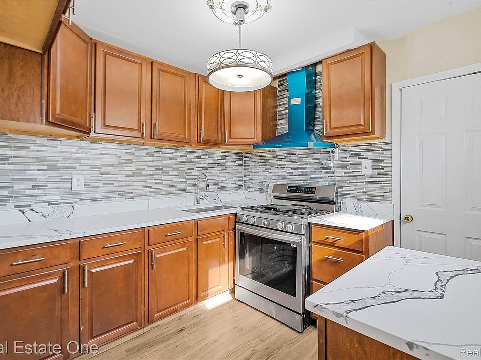 6128 Yinger Ave, photo 12