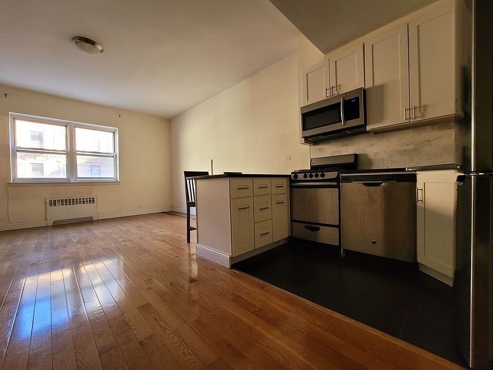 1st image of 128 E 91st St #3D