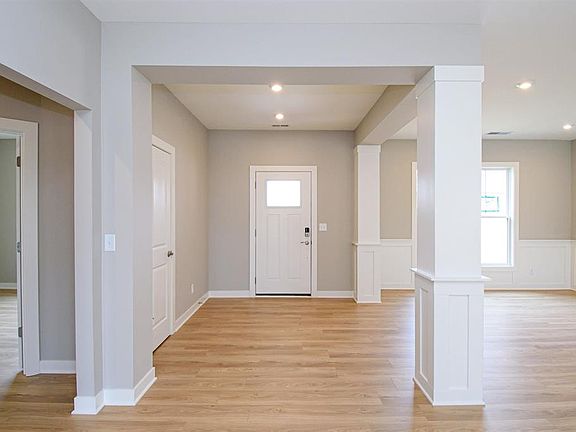 5th image of 4041 Nina Dr