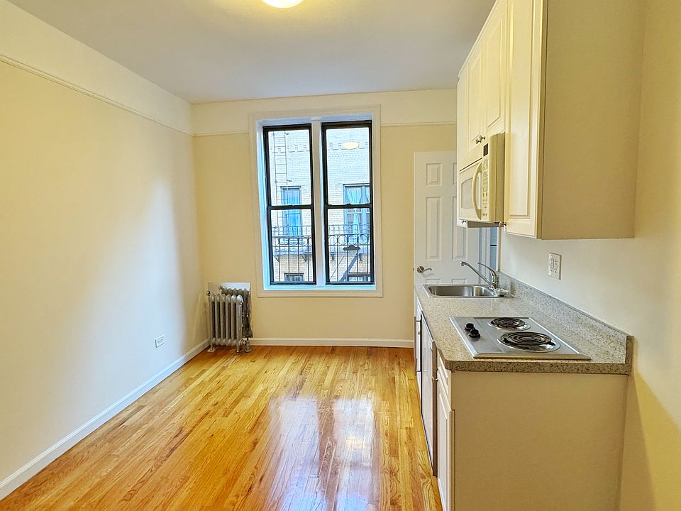 1st image of 305 W 45th St APT 3N