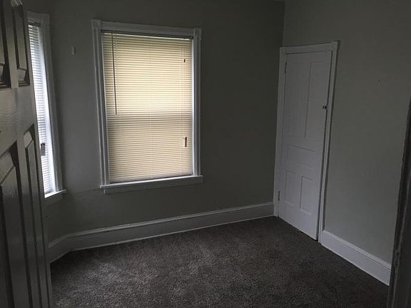 4th image of 1100 N Pine St