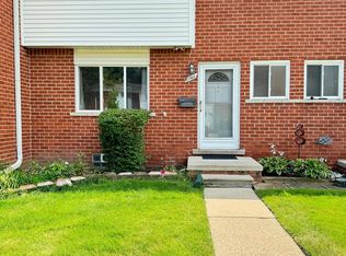 8746 Kaltz St, Center Line, MI 48015