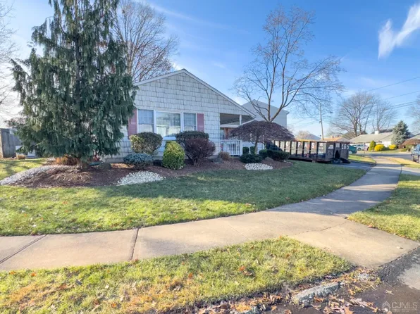 26 Fairfax Rd, Edison, NJ 08817