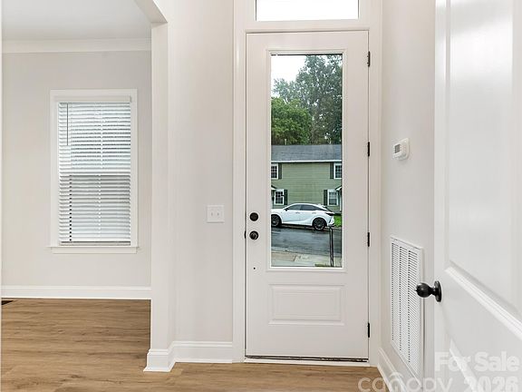 3rd image of 428 Woodvale Pl