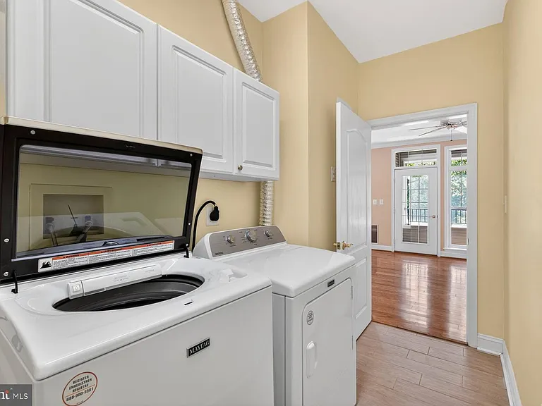 2111 Ganton Grn #208E — Photo 25