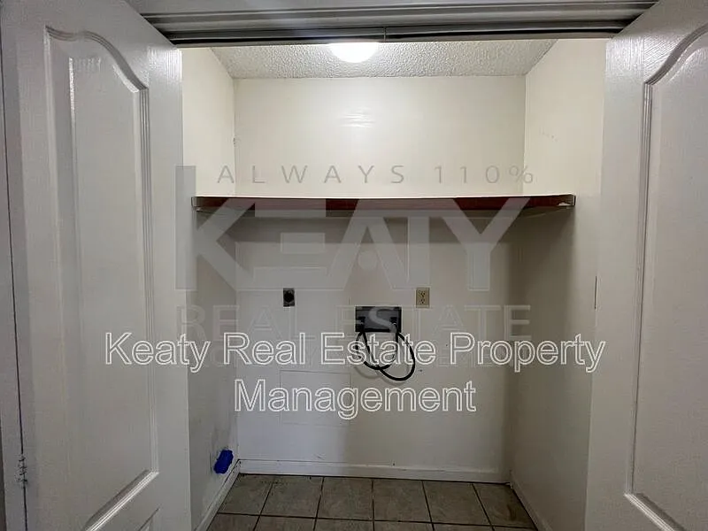 2 bed, 1.5 bath, 1100 sqft, $960 — Photo 4
