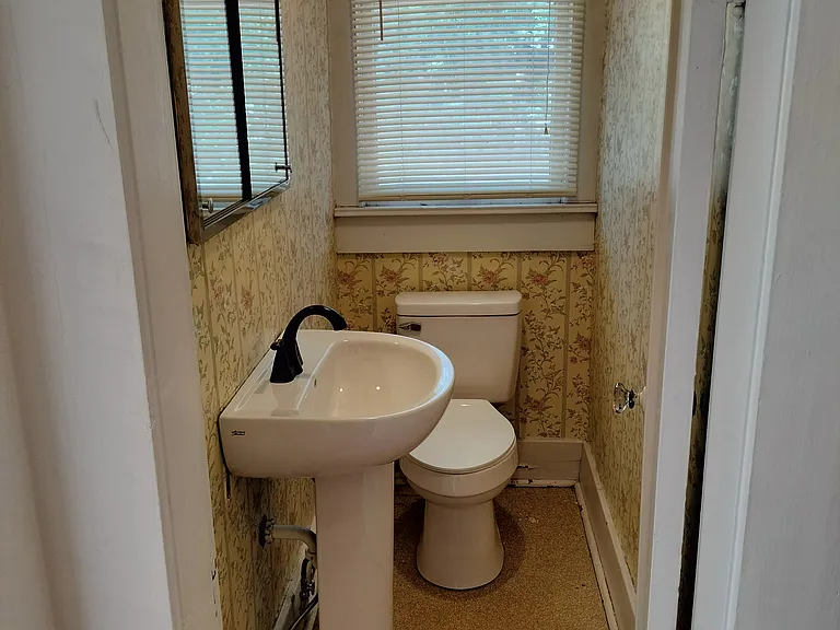 1230 N Highland Ave — Photo 16