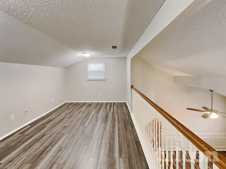 433 Candlestick Trl — Photo 14