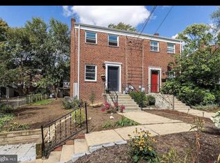 53 S Gordon St, Alexandria, VA 22304