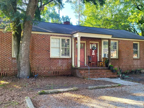 1 Woodlawn Ct, Sumter, SC 29150
