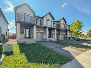 889 Solarium Ave, Ottawa, ON K4M 0K5