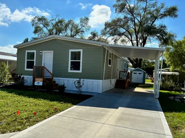 49 Flagler Dr Floor A49, Olmsted Falls, OH 44138