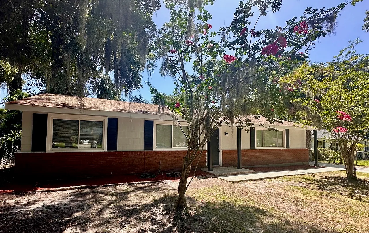 3 bed, 1817 sqft, $2,295 — Photo 1