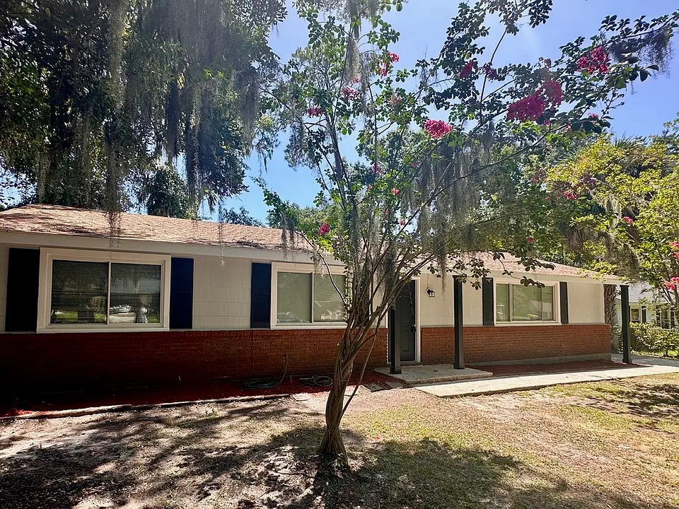 7 Arrowhead Ct