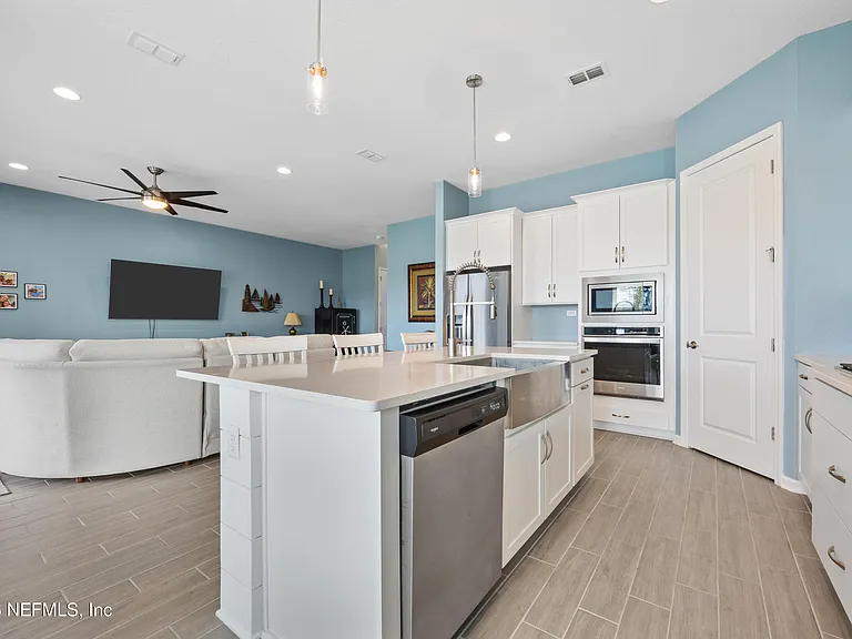405 Rum Runner Way — Photo 10