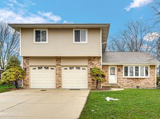 133 S Knollwood Dr, Schaumburg, IL