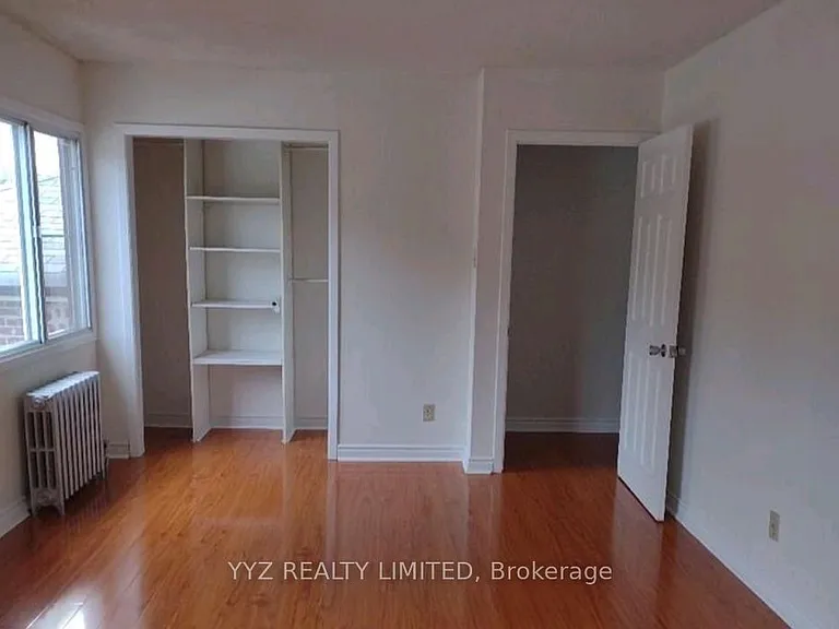 590 Glencairn Ave W — Photo 4