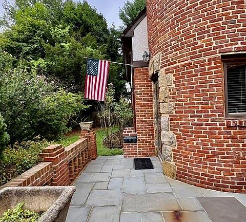 4th image of 11 Andover Lane