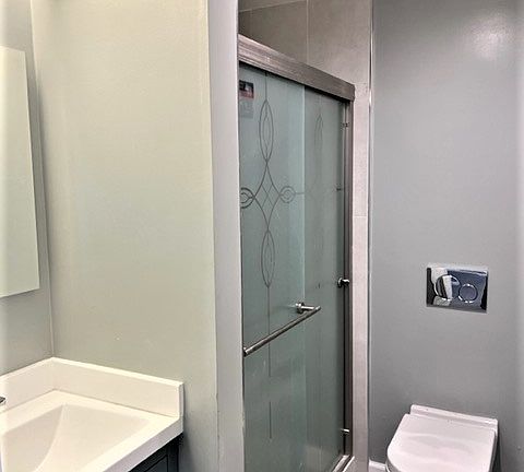 5th image of 695 Noe St #A