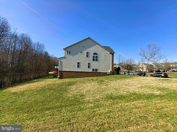 2nd image of 23018 Sycamore Farm Dr