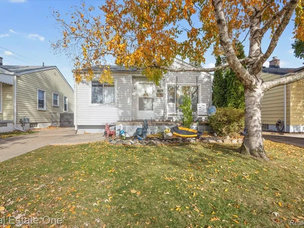 2216 Detroit Ave, Lincoln Park, MI 48146