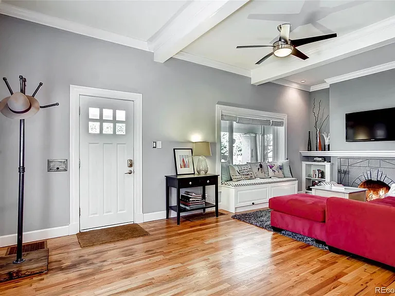 808 S Logan St — Photo 4