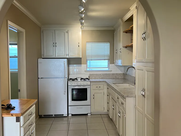 214 Elm St #1 — Photo 8