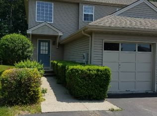 217 Crestwood Ct, Fishkill, NY 12524